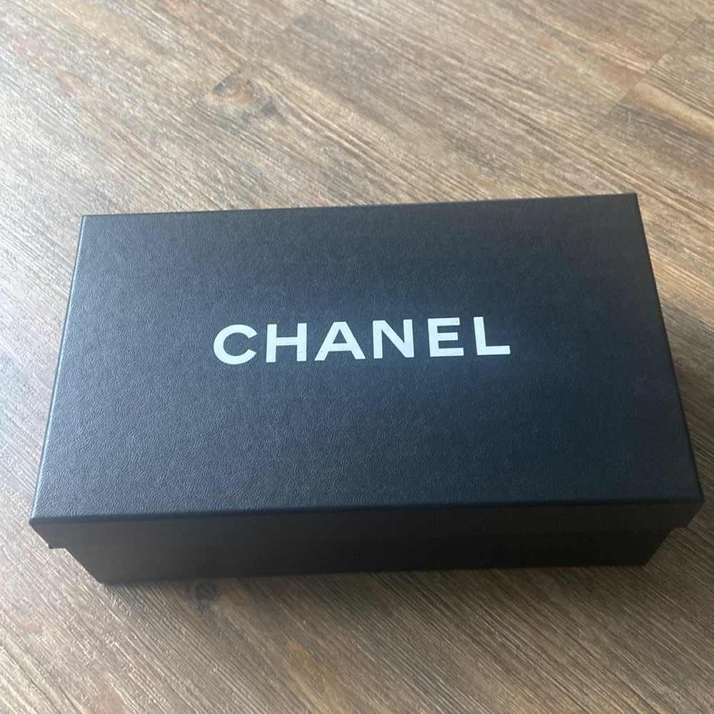 Chanel shoe box